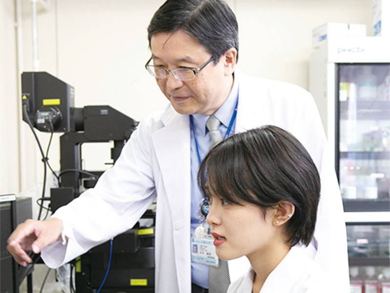 1年次から脳神経内科の研究室で自主研究を継続