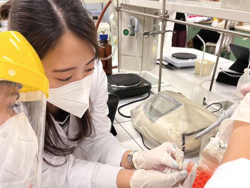 初めてご献体で全身の解剖学を学んだ
