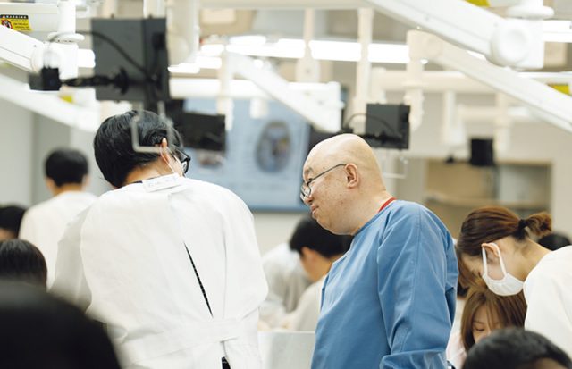 解剖学実習の風景
