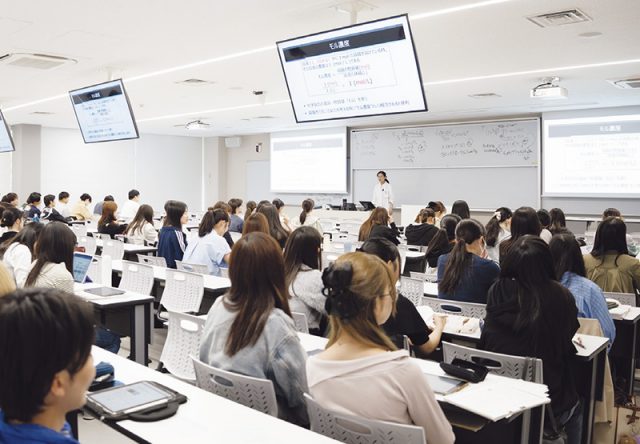 講義室での講義風景