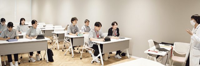 クルズス(Kursusu)での風景