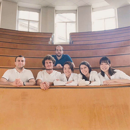 フランスのエクス=マルセイユ大学で1か月間の臨床実習に参加
